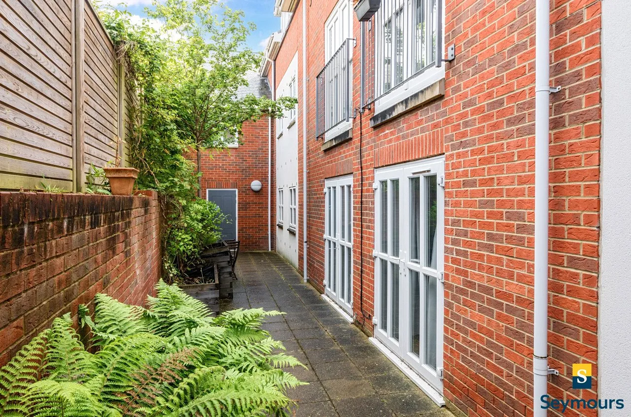 Worplesdon Road, Guildford, GU2, photo 14