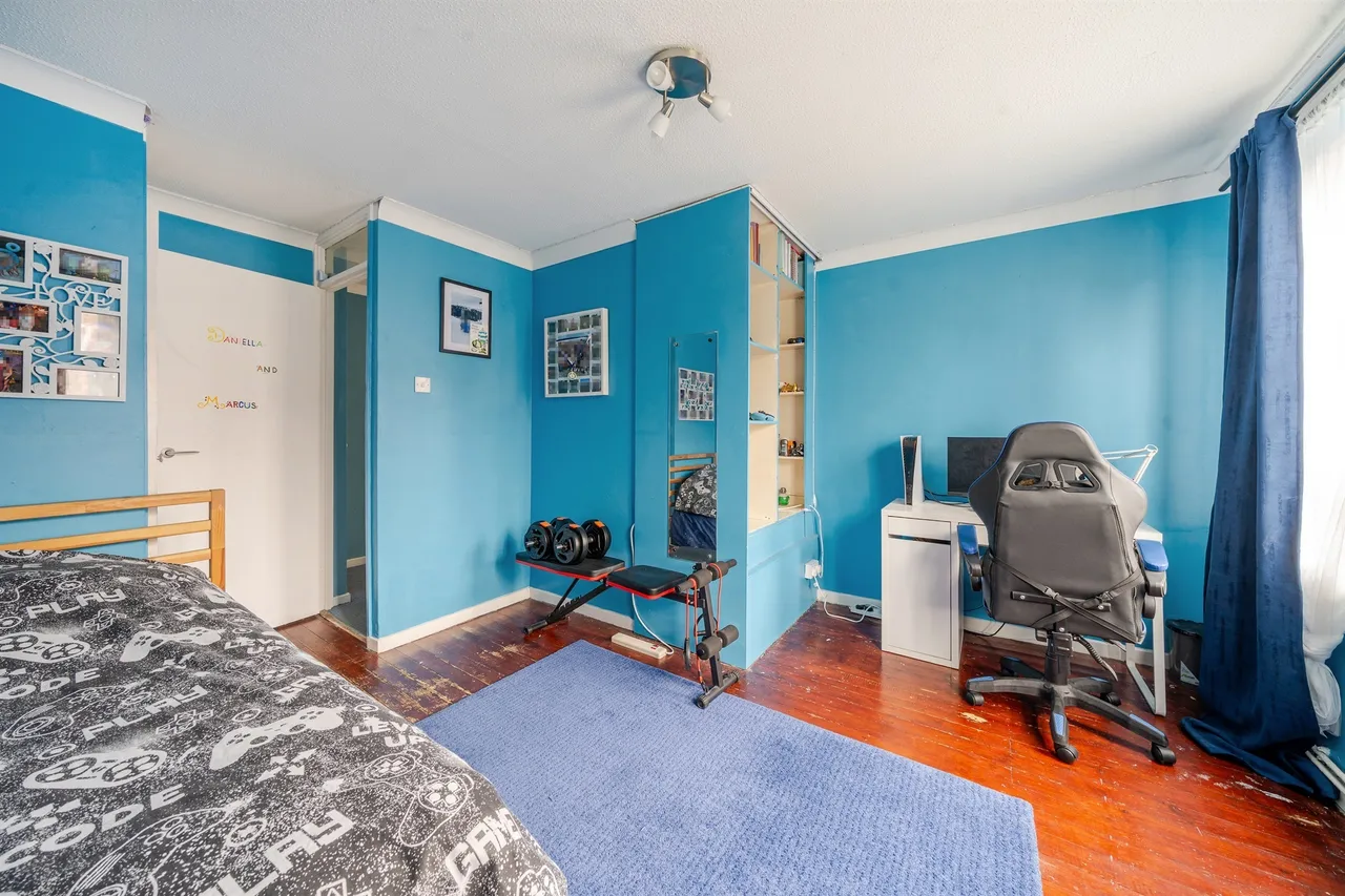 Langdale Close, London, photo 6