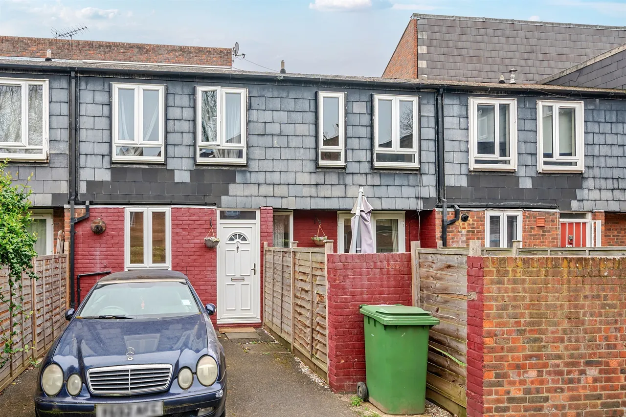 Langdale Close, London, photo 4