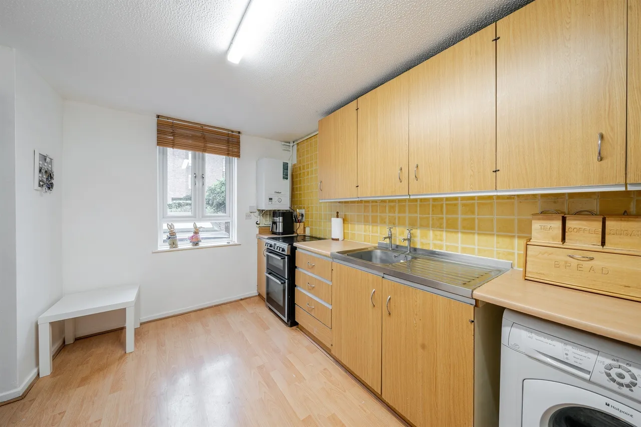 Langdale Close, London, photo 7