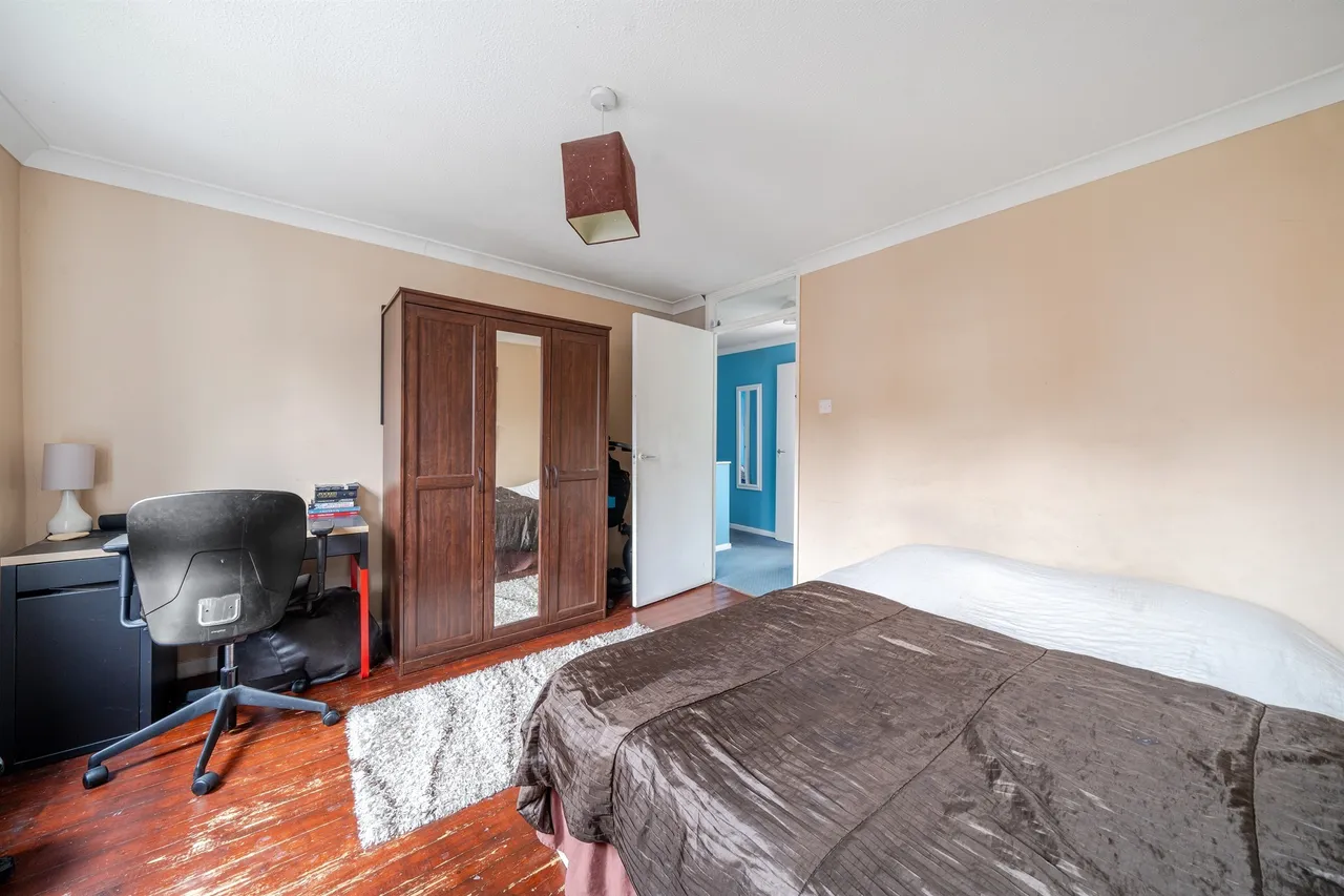 Langdale Close, London, photo 11