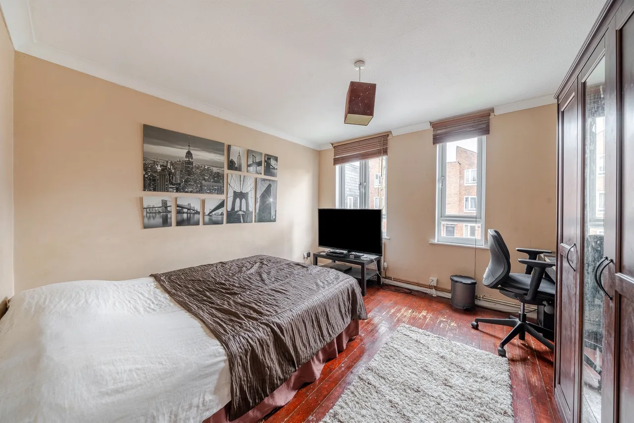Langdale Close, London, photo 5