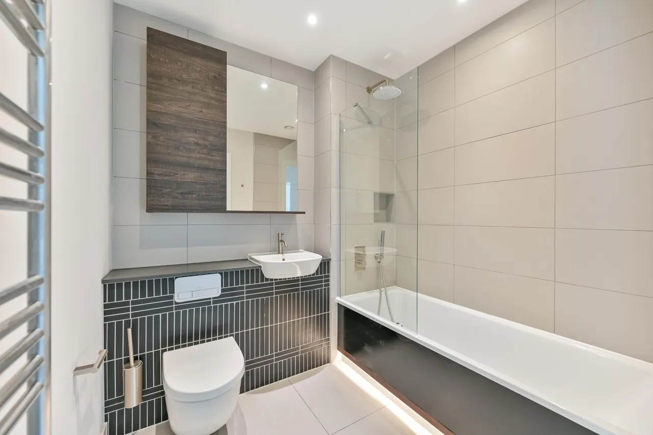 Showflat 2 (2 bed), Charter Place, Hounslow, photo 10