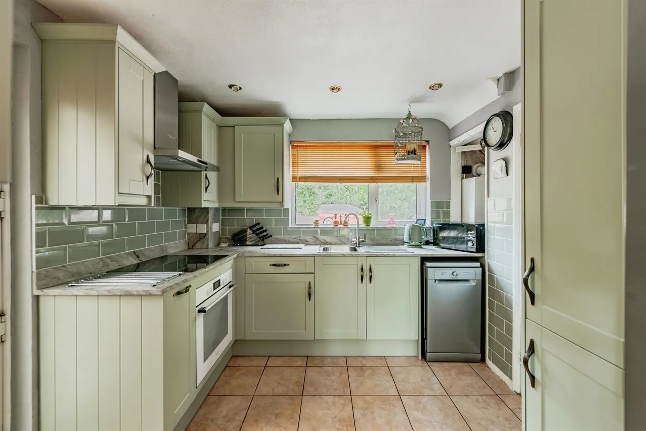Atherfield Road, Reigate, photo 2