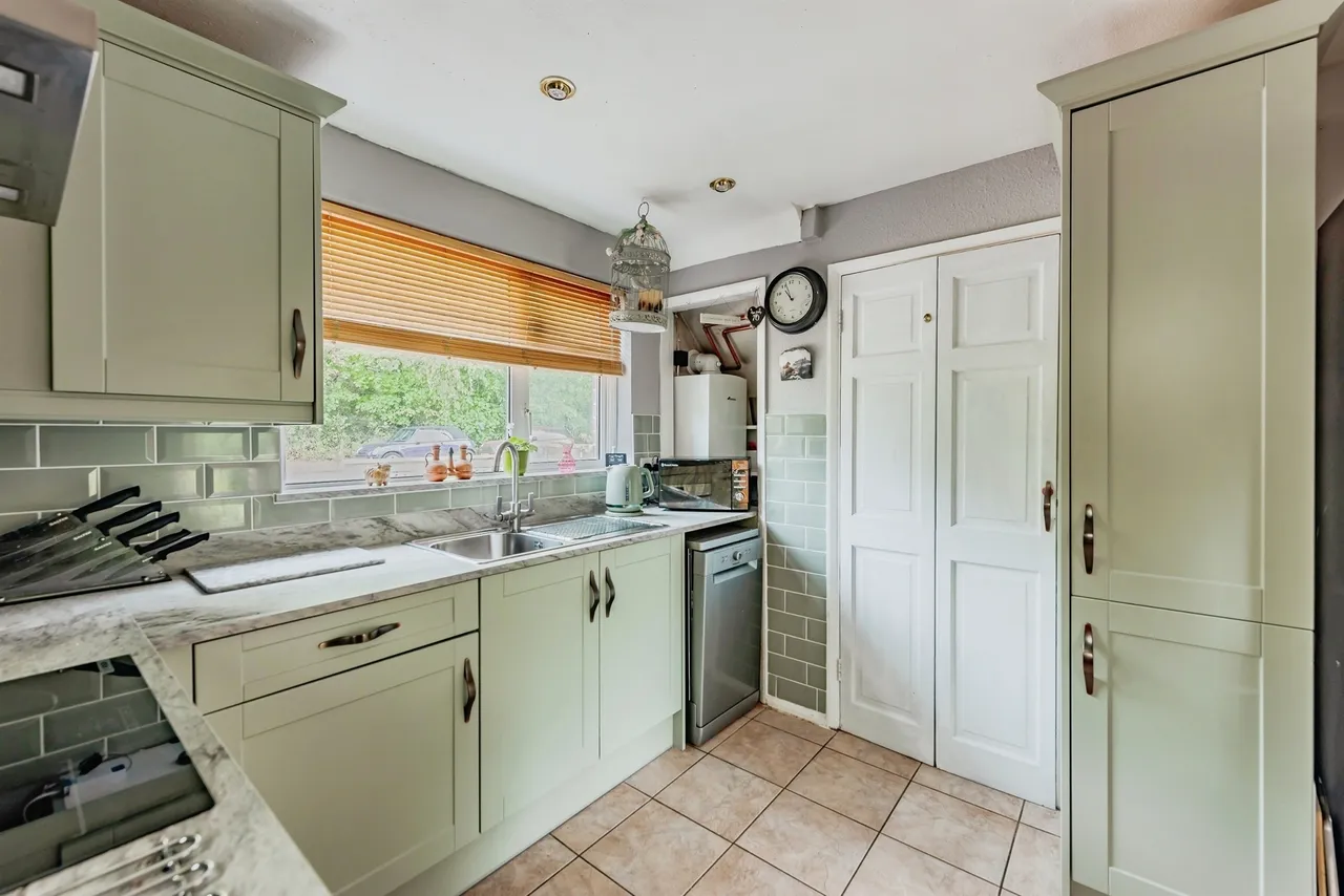Atherfield Road, Reigate, photo 8