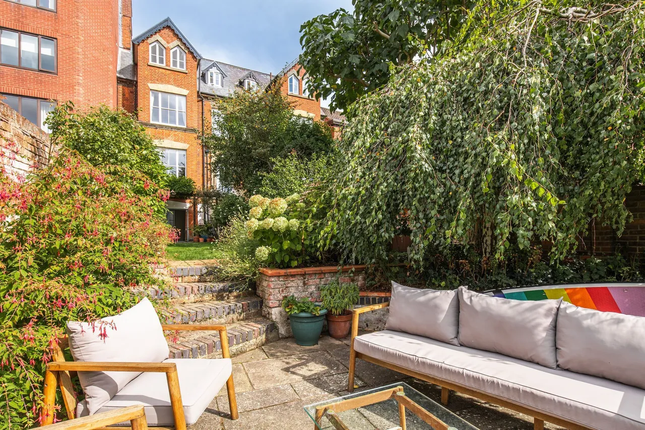 4 bed property for sale, Victorian Riverside Townhouse in Thor