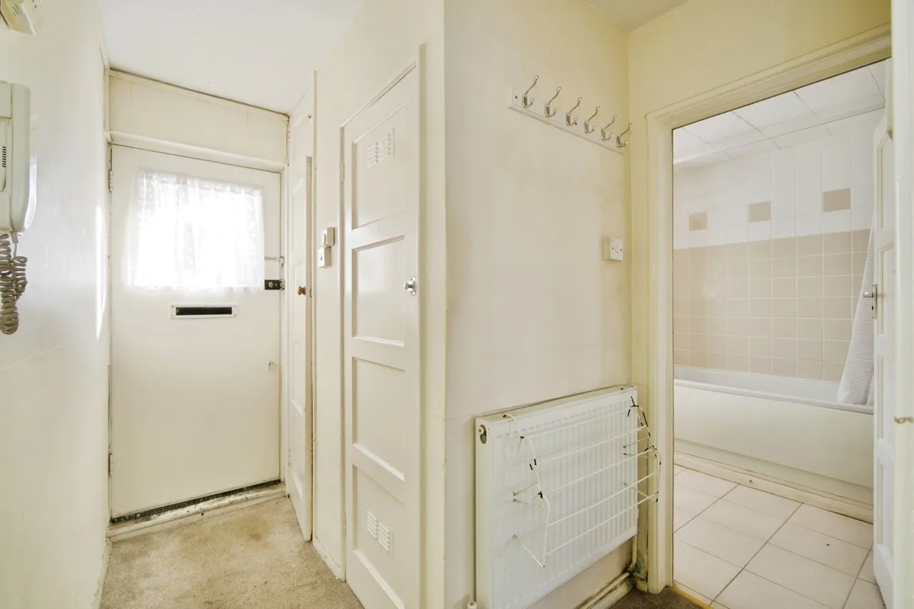 Barking Road, East Ham, London, E6, photo 6
