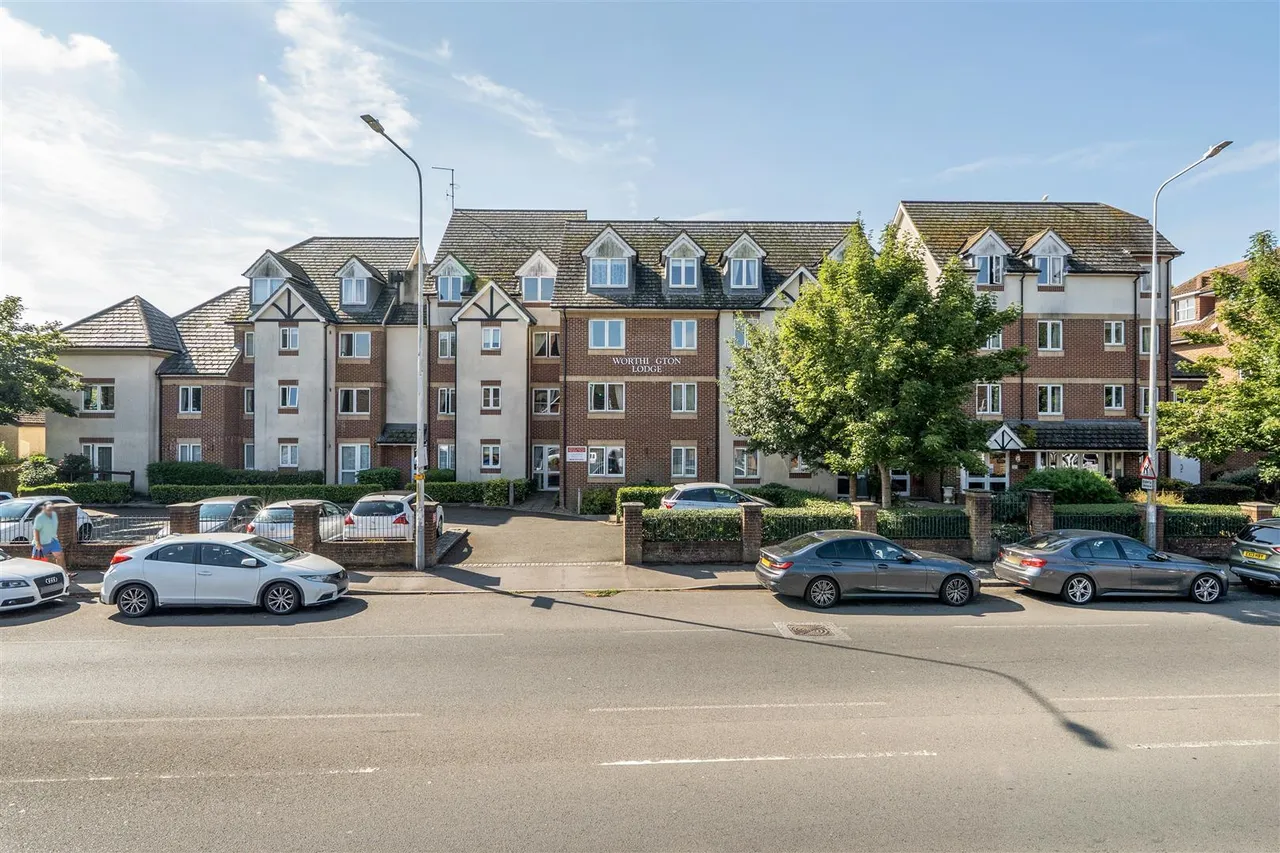 East Street, Hythe, CT21, photo 17