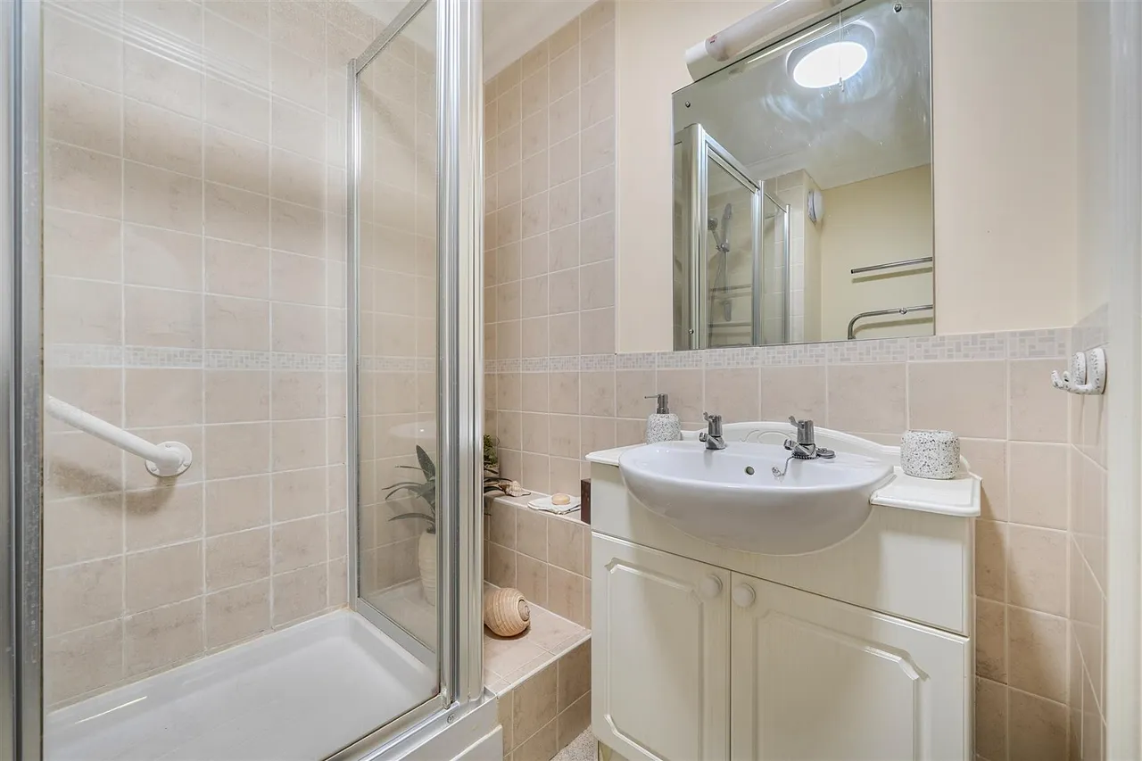 East Street, Hythe, CT21, photo 11