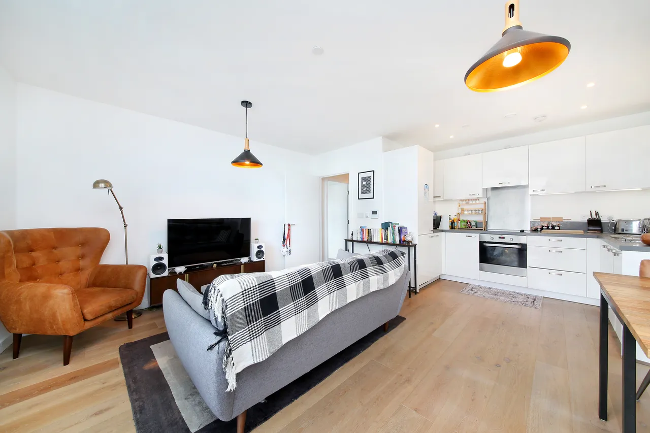 Lombard Road, London, SW11, photo 10
