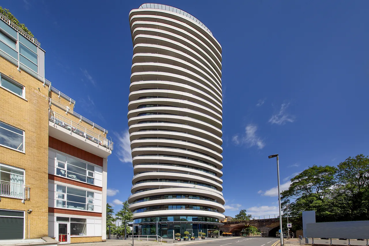 Lombard Road, London, SW11, photo 6