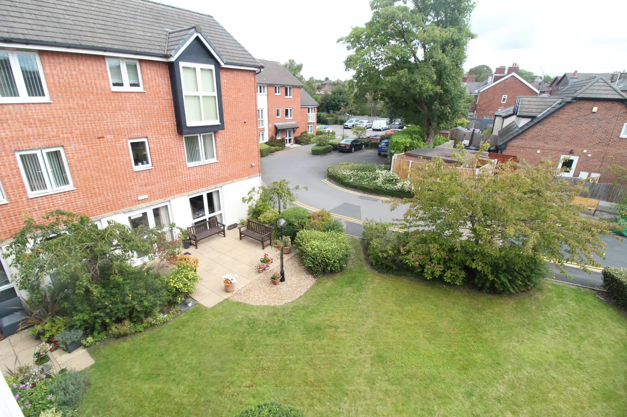 Smithy Court, Marple, SK6, photo 8