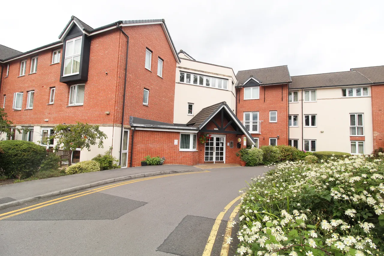 1 bed flat for sale, Smithy Court, Marple, SK6