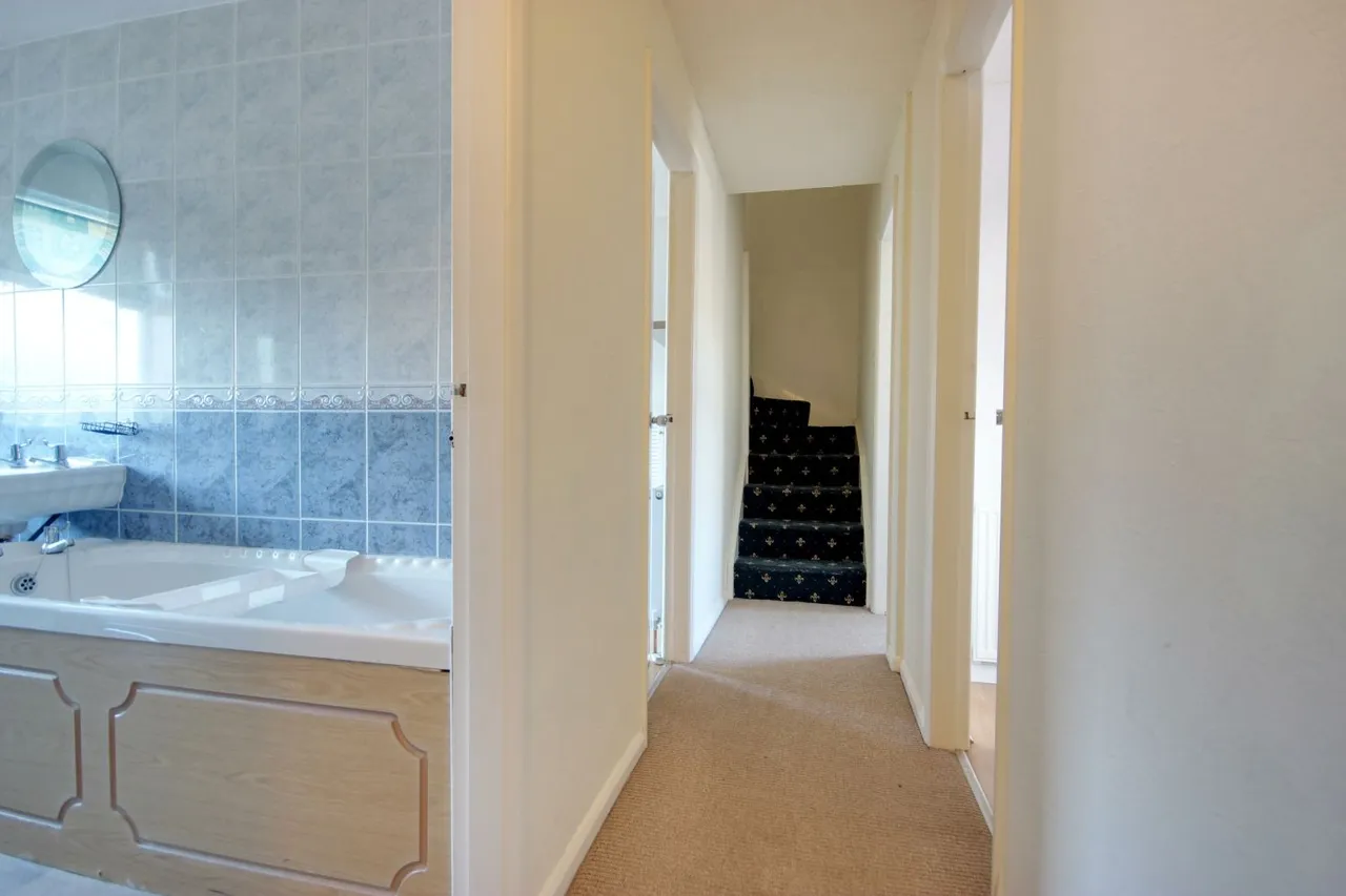 St. Nicholas Drive, Beverley, HU17, photo 13