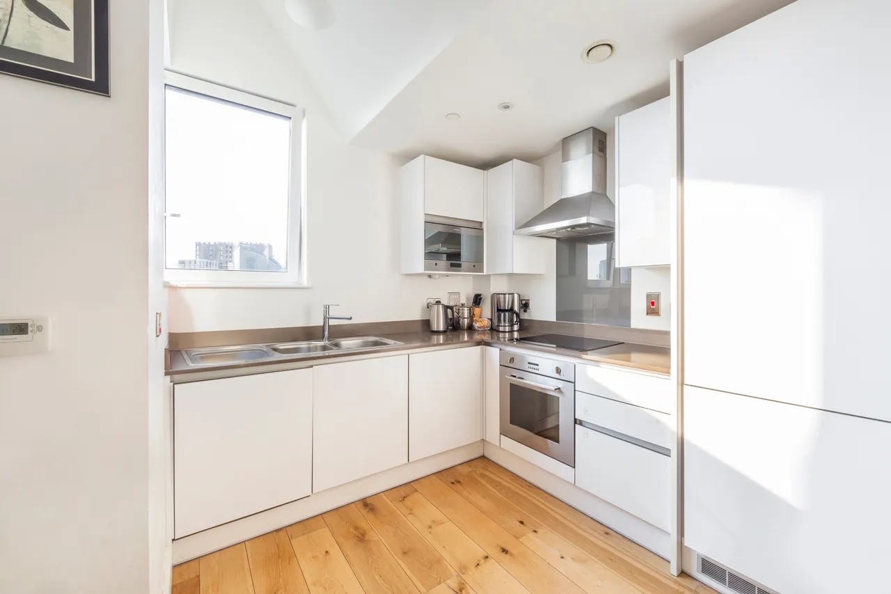 Caxton Street North, London, E16, photo 5