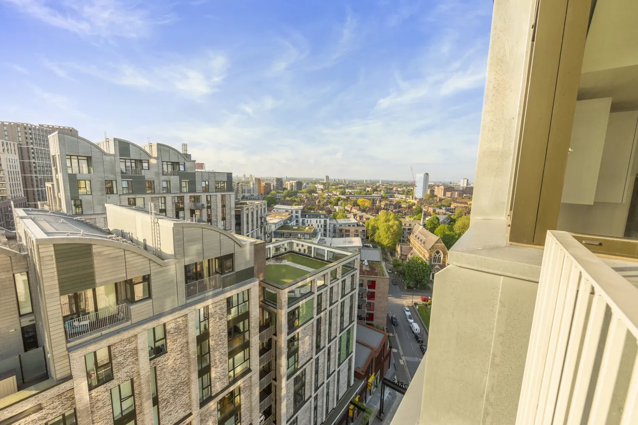 Caxton Street North, London, E16, photo 14