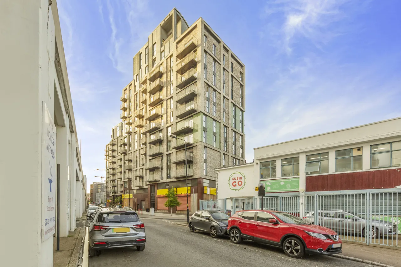 Caxton Street North, London, E16, photo 9