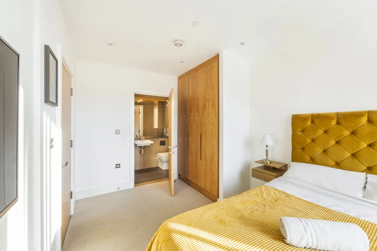Caxton Street North, London, E16, photo 11