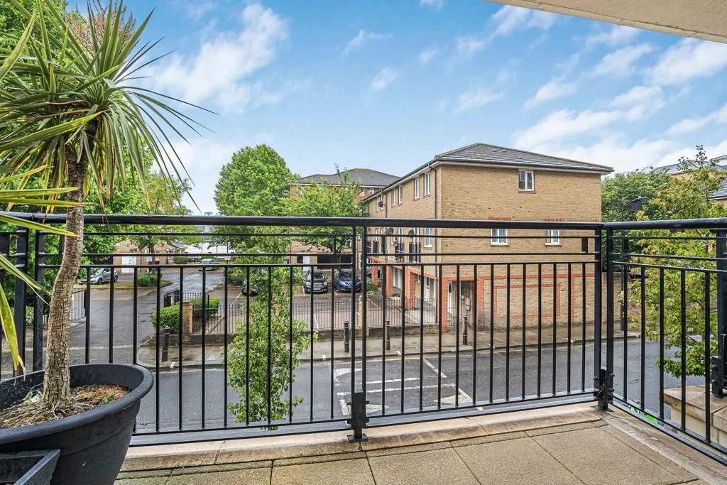 Carnwath Road, London, SW6, photo 5