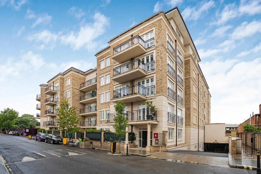 Carnwath Road, London, SW6, photo 2