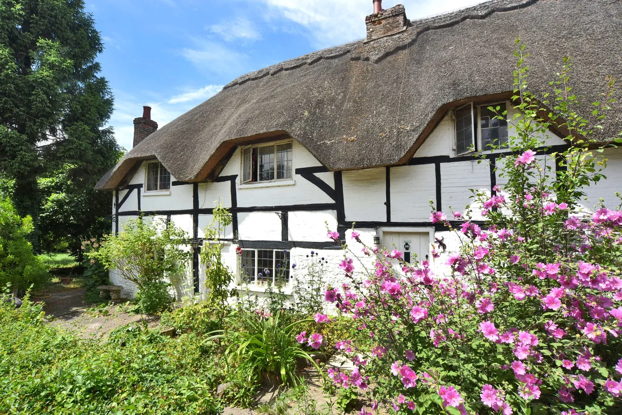 5 bed house for sale, Fyfield, SP11