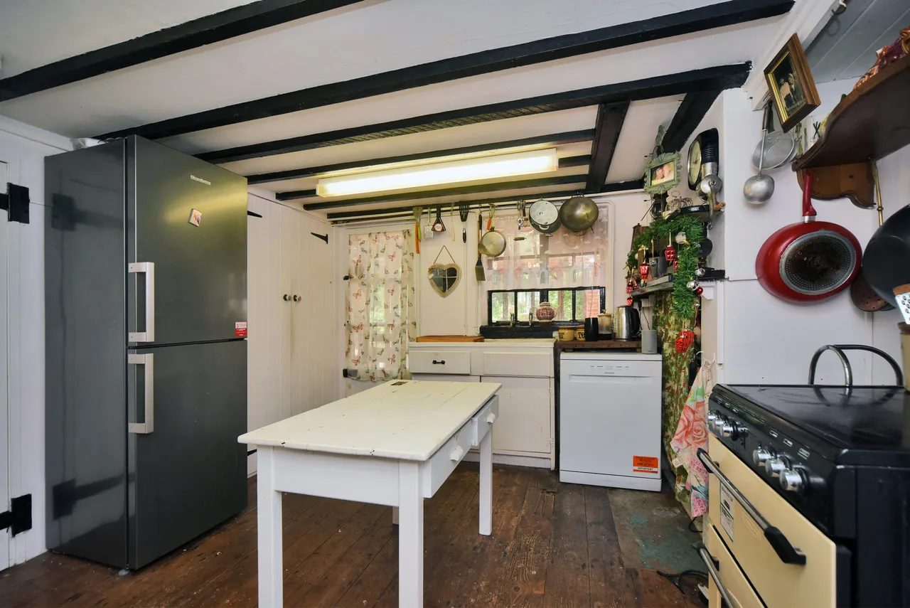 Fyfield, SP11, photo 21