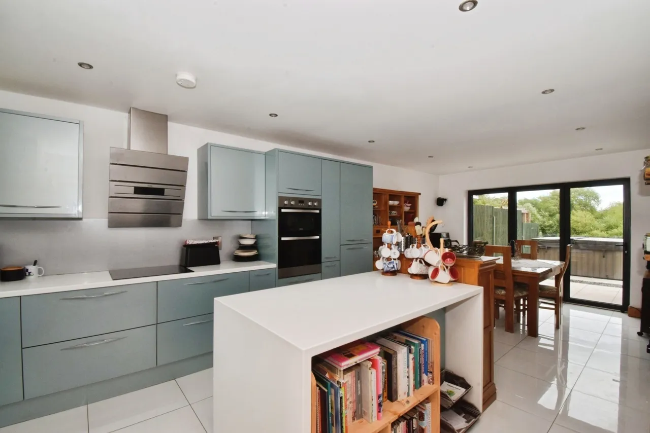 Riversdale Close, Birstall, LE4, photo 9