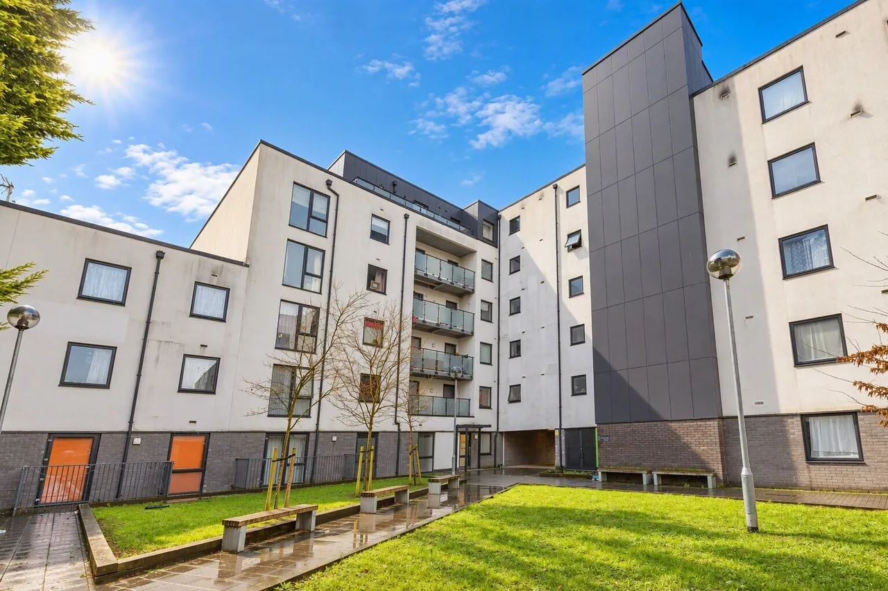 1 bed flat for sale, Loxford Road, Barking, IG11