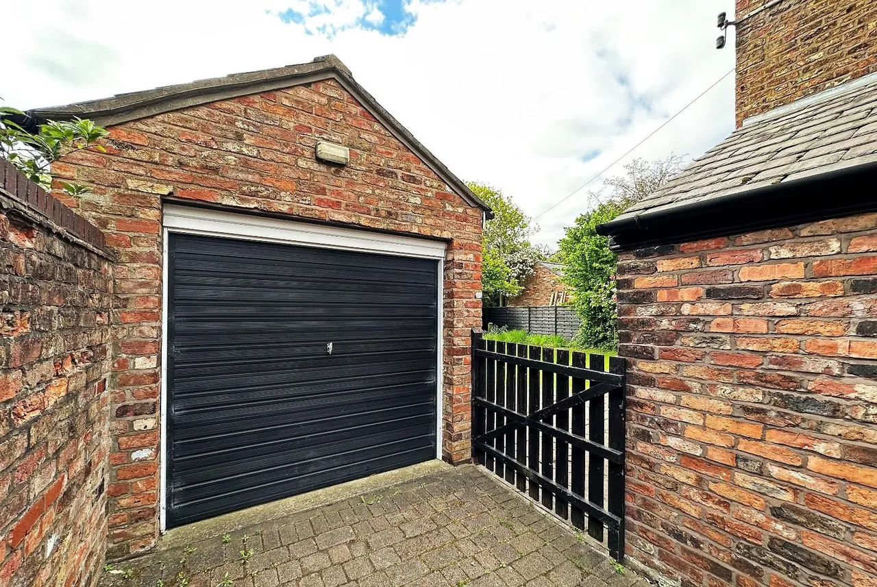 Churchfields, Sale M33 5NS, photo 30