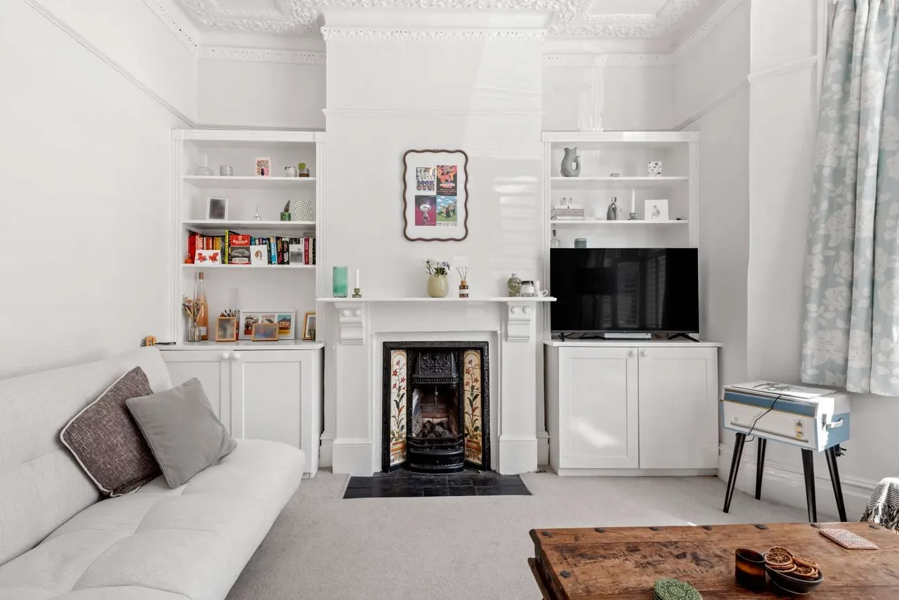 Aliwal Road, London, SW11 1RD, photo 2