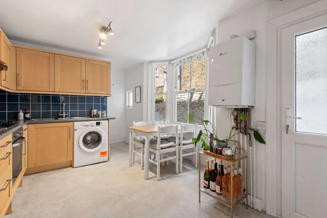 Aliwal Road, London, SW11 1RD, photo 3