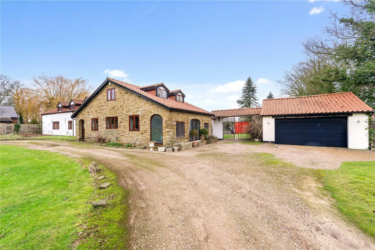 Main Street, Ryther, photo 19