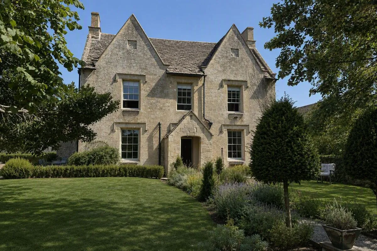 5 bed house for sale, The Old Farmhouse, Lechlade, GL7