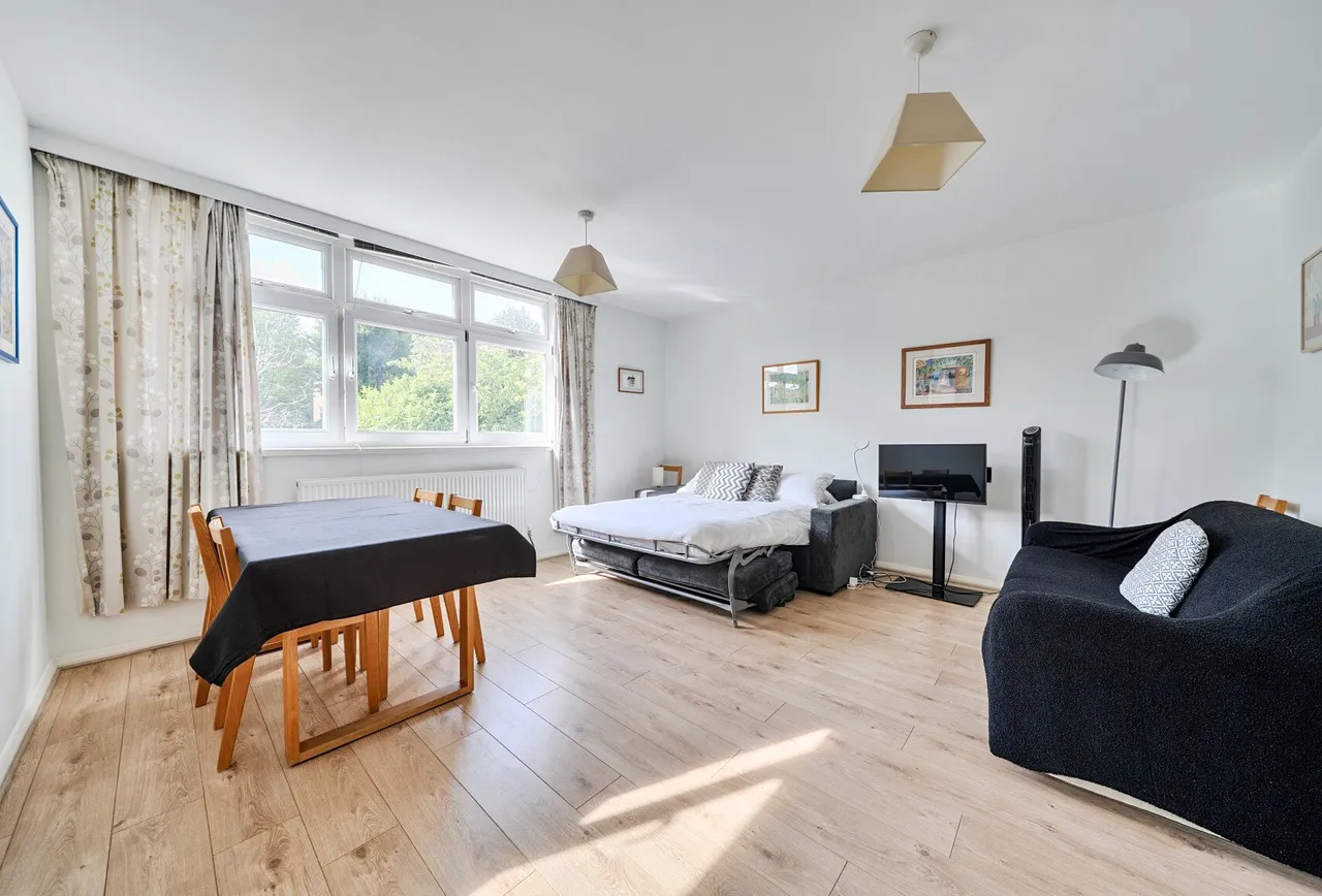 Shelburne Court, 3 Carlton Drive, SW15 2DQ, photo 2