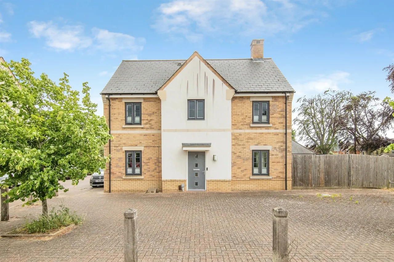 4 bed house for sale — Brigade Grove, Colchester