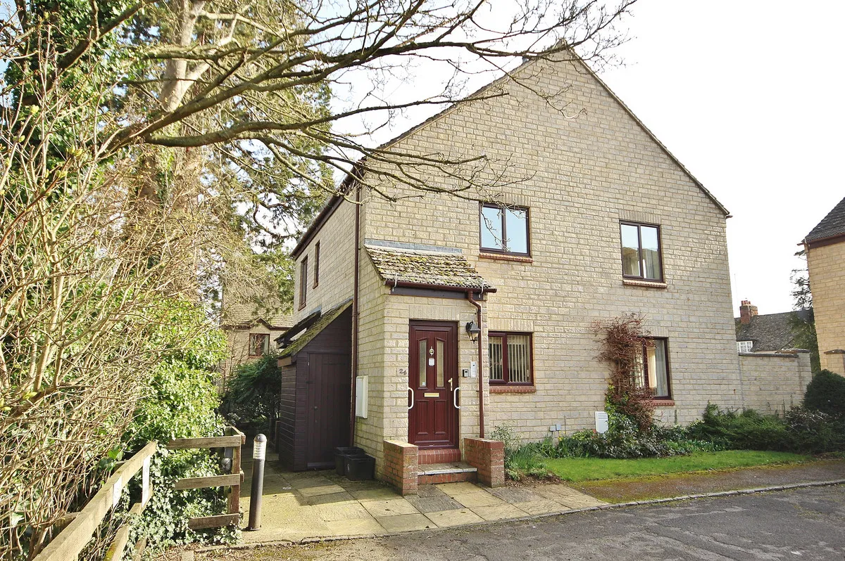Riverside Gardens, Witney, OX28, photo 5