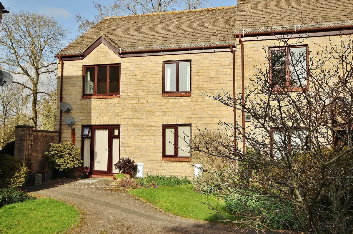 Riverside Gardens, Witney, OX28, photo 4