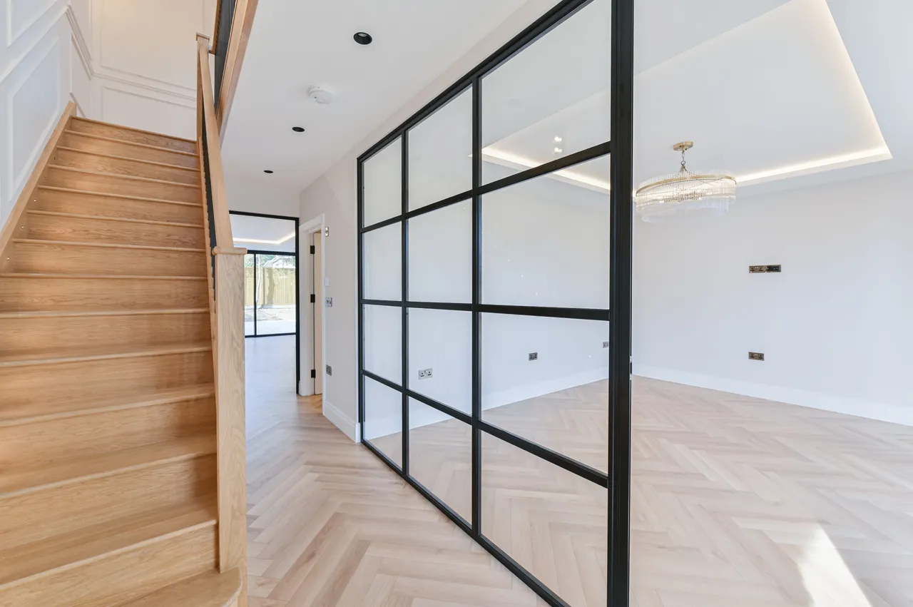 London, SW20, photo 6