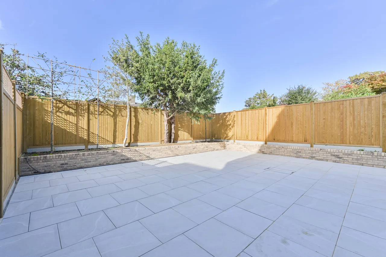 London, SW20, photo 18