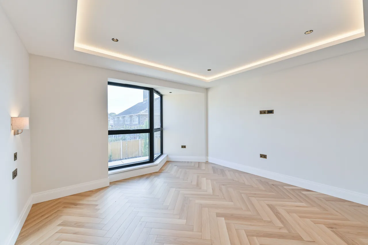 London, SW20, photo 8
