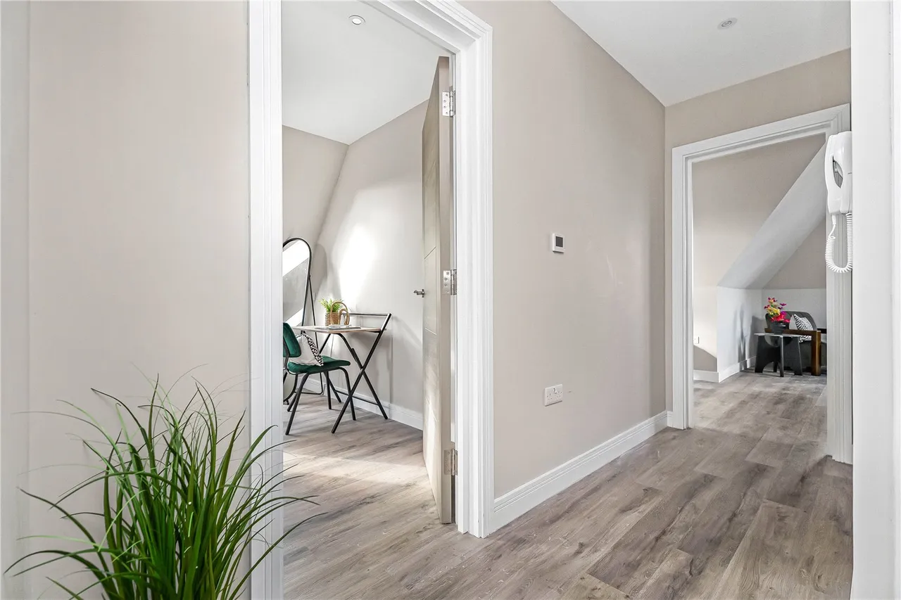 Beaconsfield Road, London, N11, photo 15