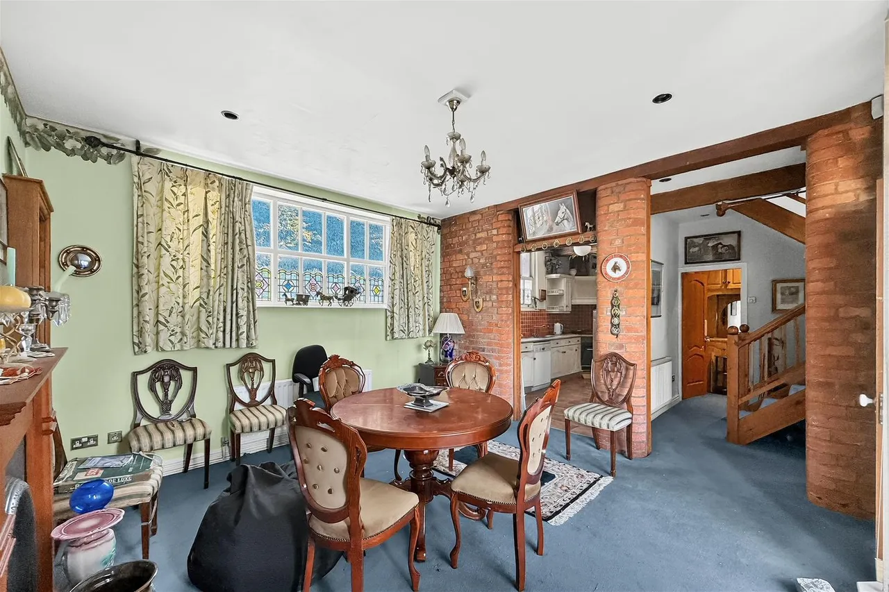 Langham Road, Bowdon, Cheshire WA14 3NT, photo 3