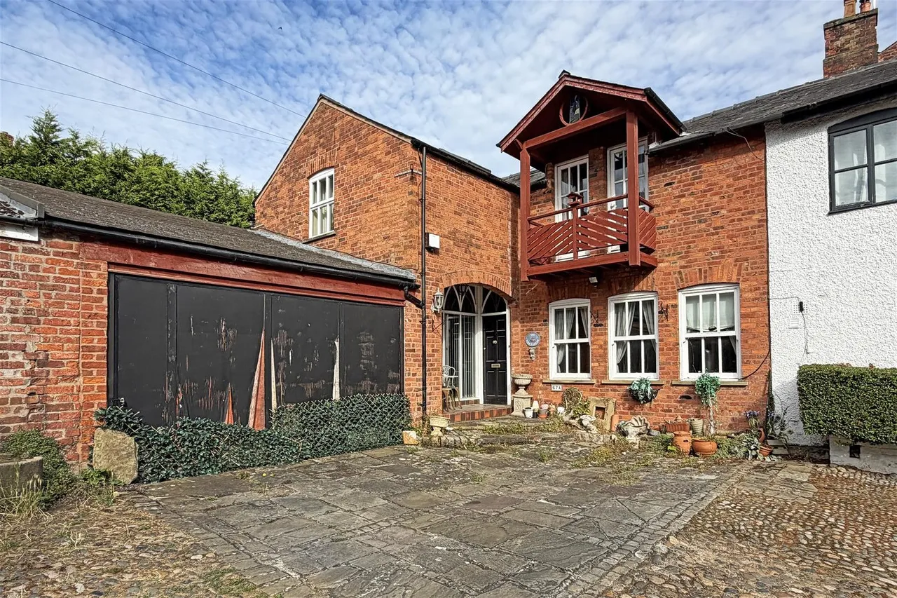 Langham Road, Bowdon, Cheshire WA14 3NT, photo 2