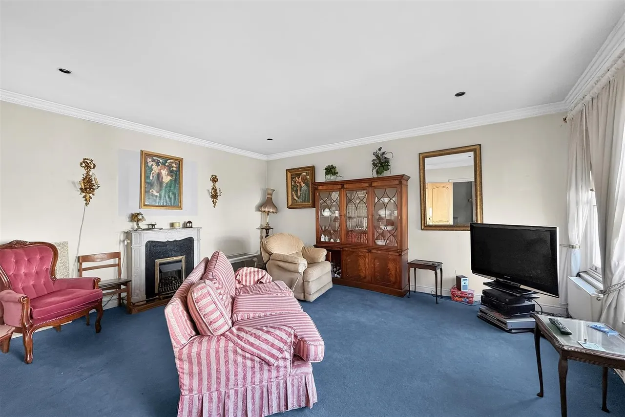 Langham Road, Bowdon, Cheshire WA14 3NT, photo 4