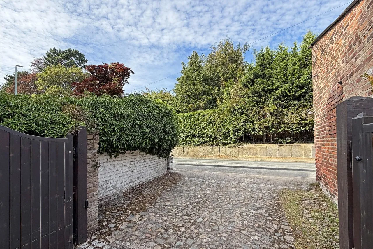 Langham Road, Bowdon, Cheshire WA14 3NT, photo 23