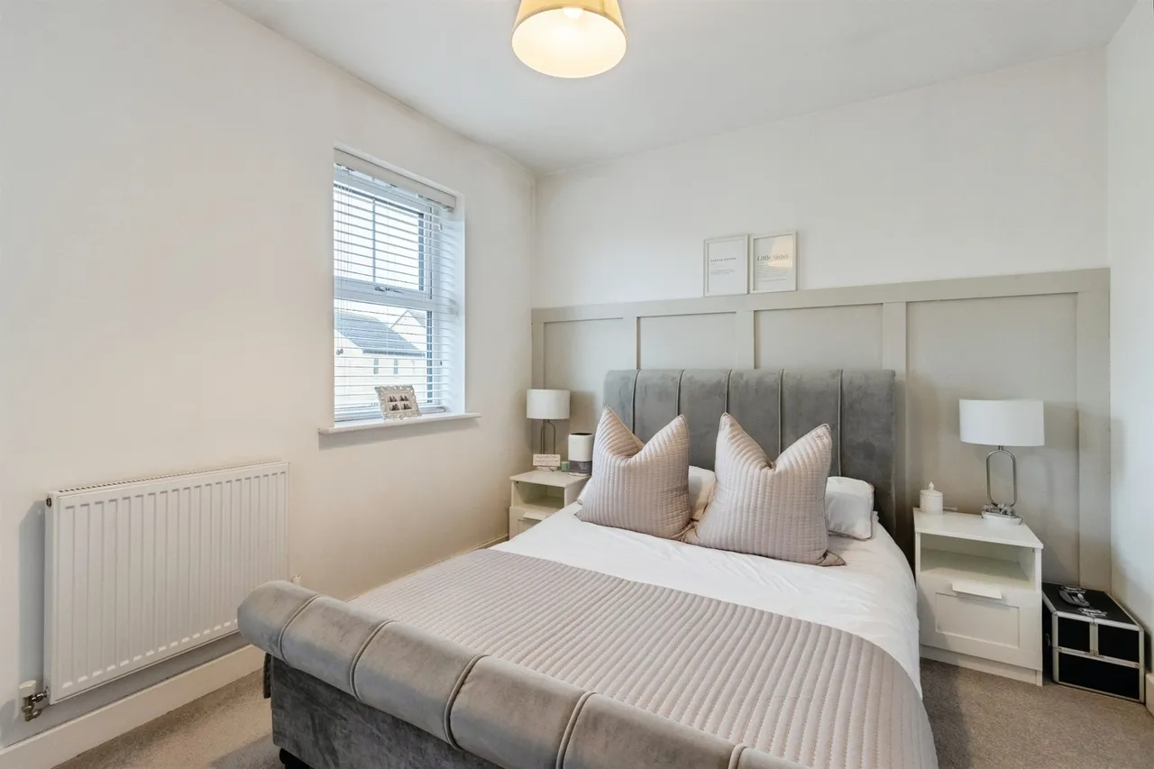 Sark Court, LEEDS, photo 9