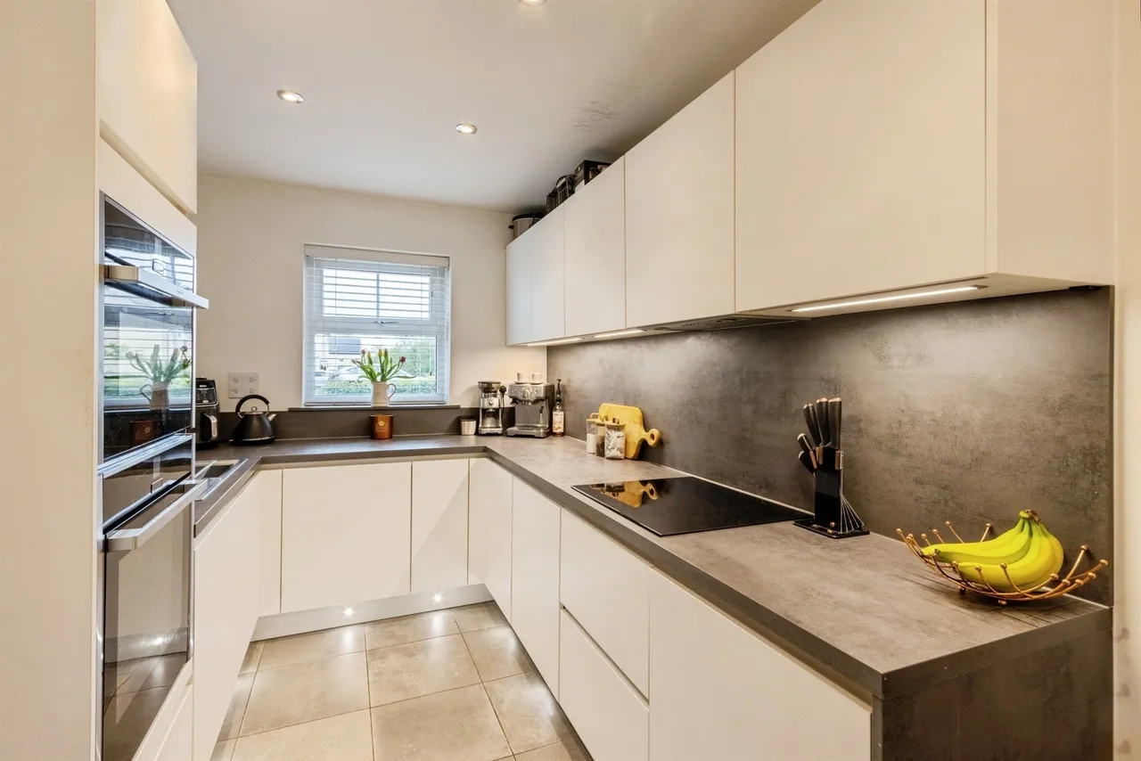 2 bed house for sale — Sark Court, LEEDS