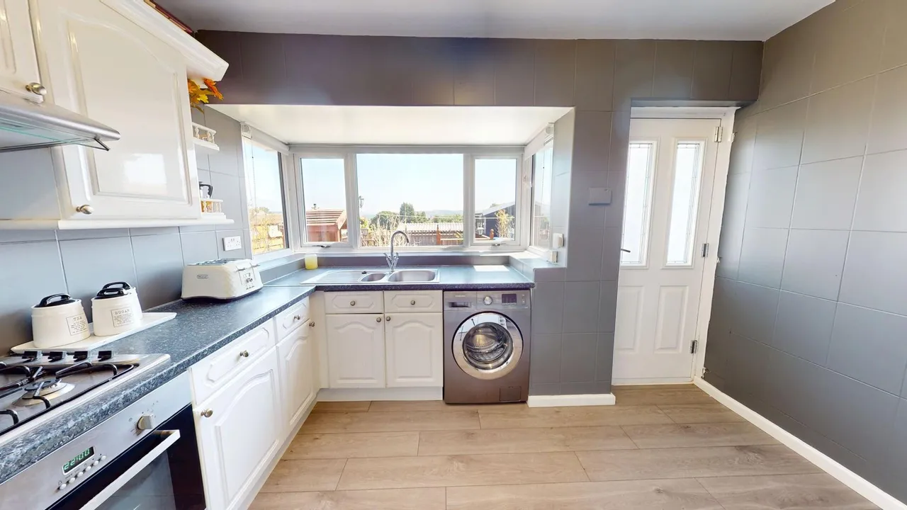 Courtway Drive, Sneyd Green, ST1, photo 4