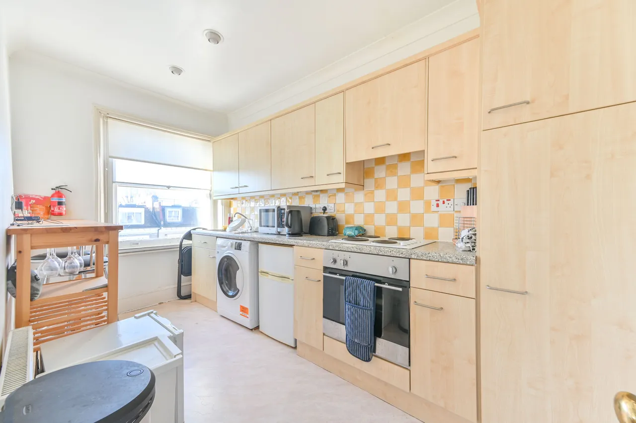 Flat 5, 108 Holland Road, London, photo 3