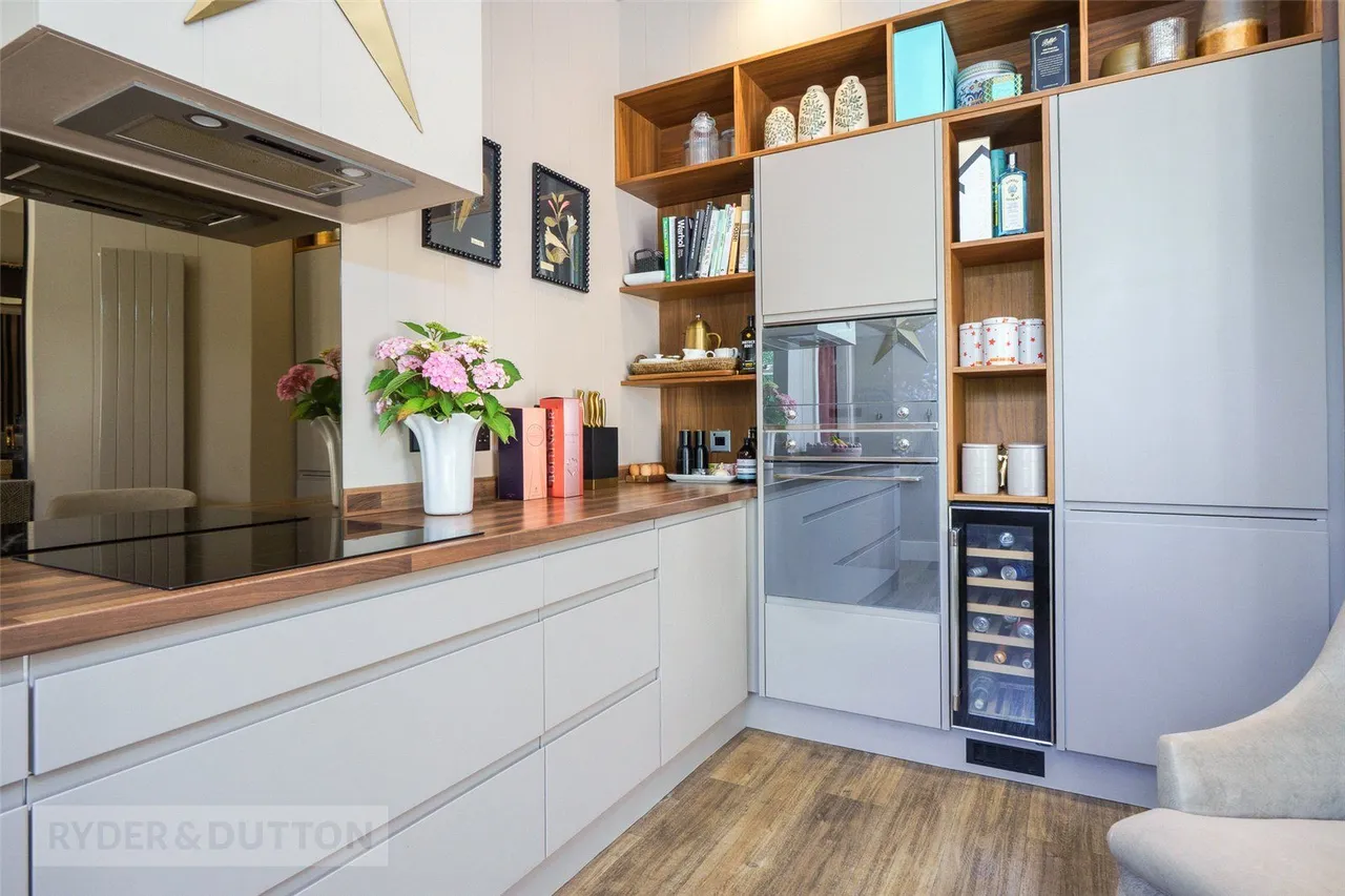 Whiteley Lodge, Ripponden, HX6, photo 5